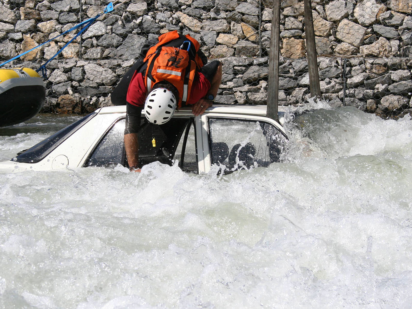BREVETTO Rescue3™ - Soccorso ad autoveicoli sommersi in fiumi/canali  (RVW)